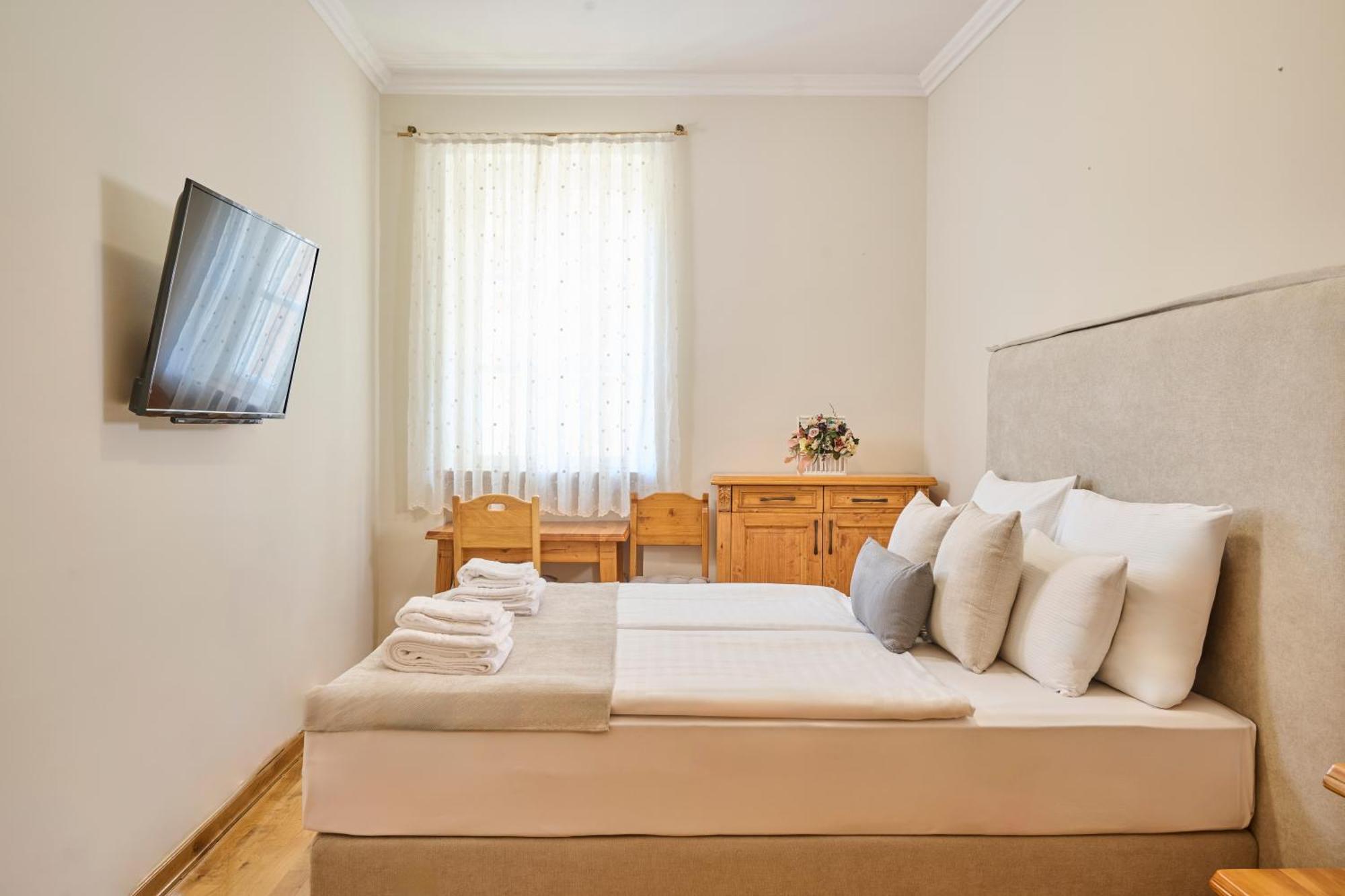 Hotel Kadoor Karlovac Εξωτερικό φωτογραφία