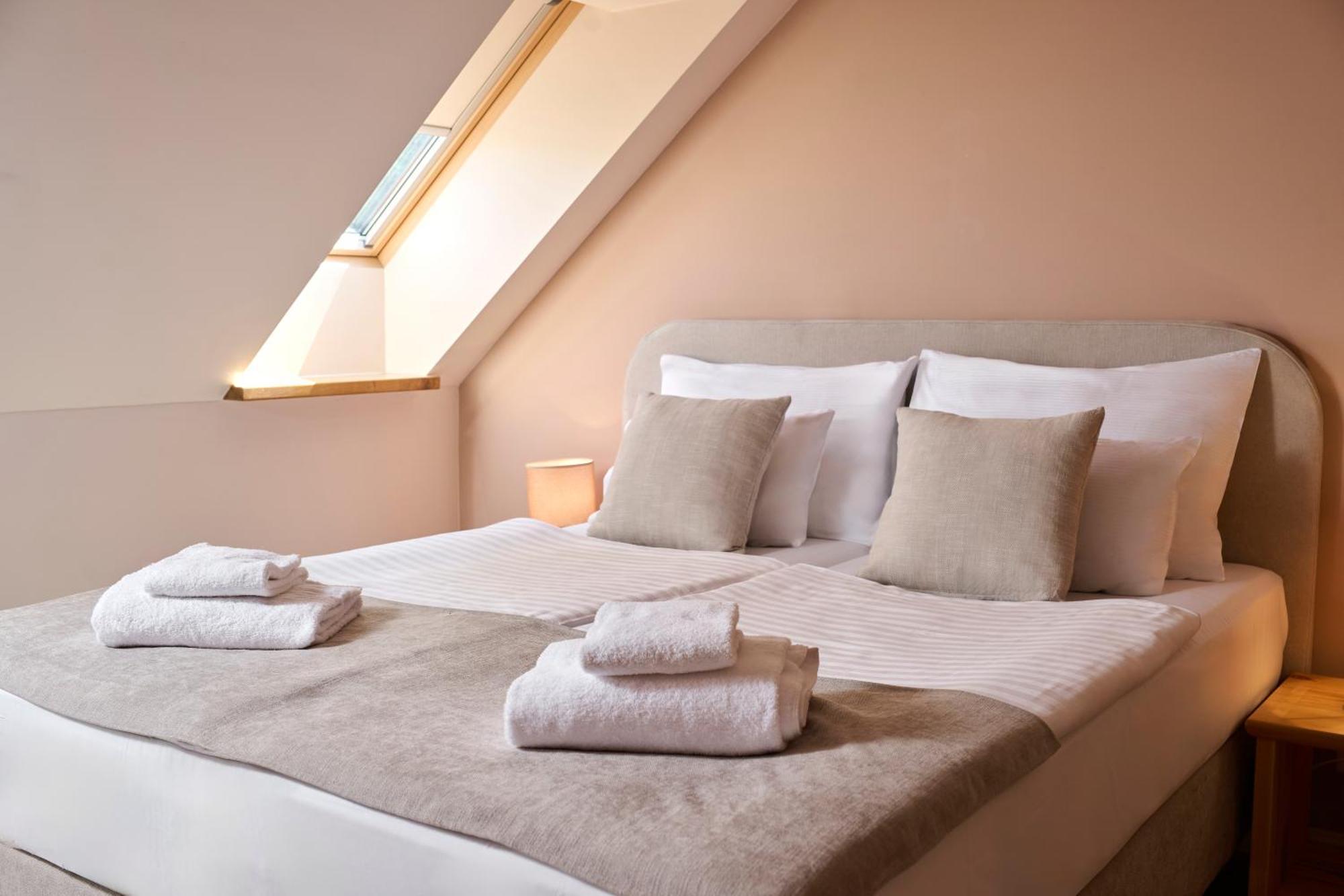 Hotel Kadoor Karlovac Εξωτερικό φωτογραφία