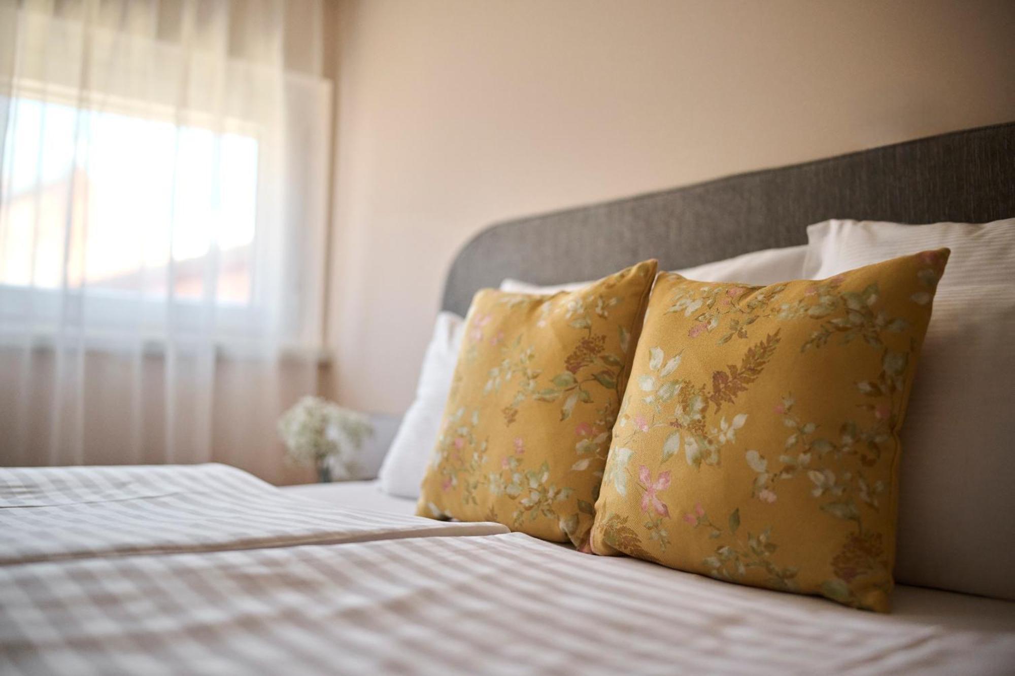 Hotel Kadoor Karlovac Εξωτερικό φωτογραφία