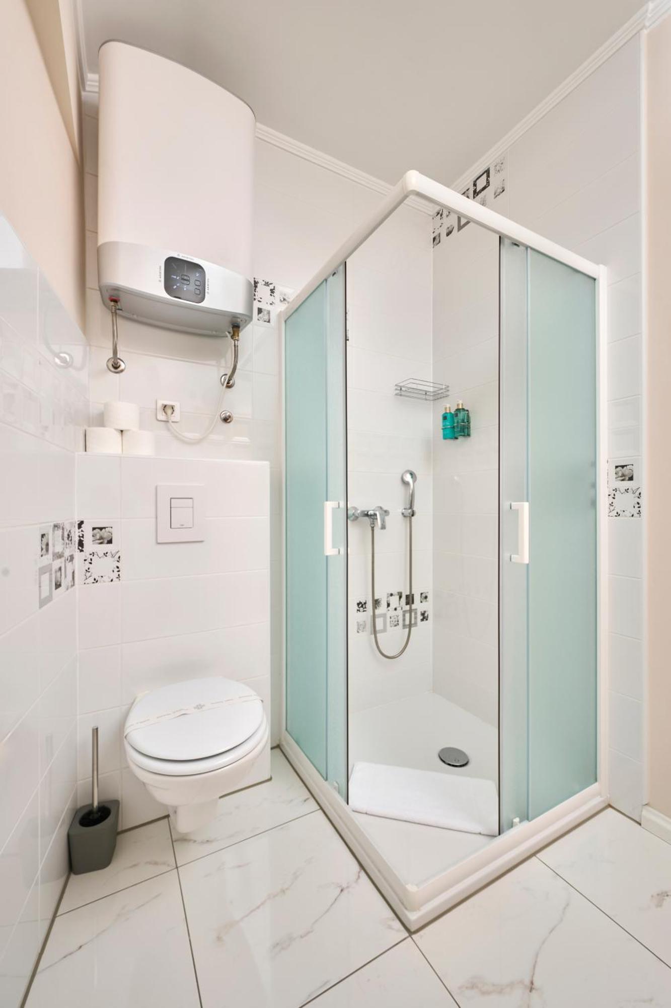 Hotel Kadoor Karlovac Εξωτερικό φωτογραφία