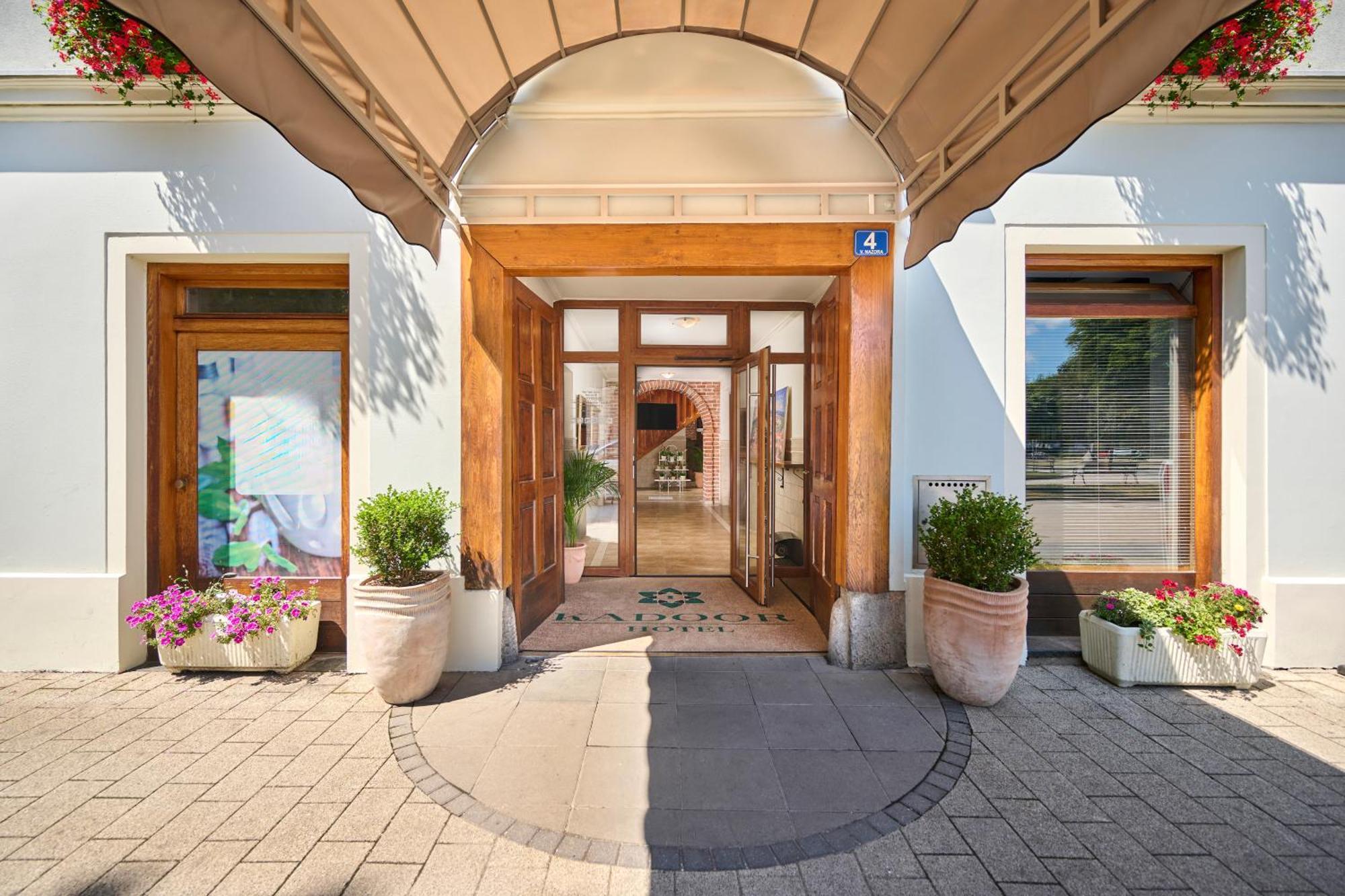 Hotel Kadoor Karlovac Εξωτερικό φωτογραφία