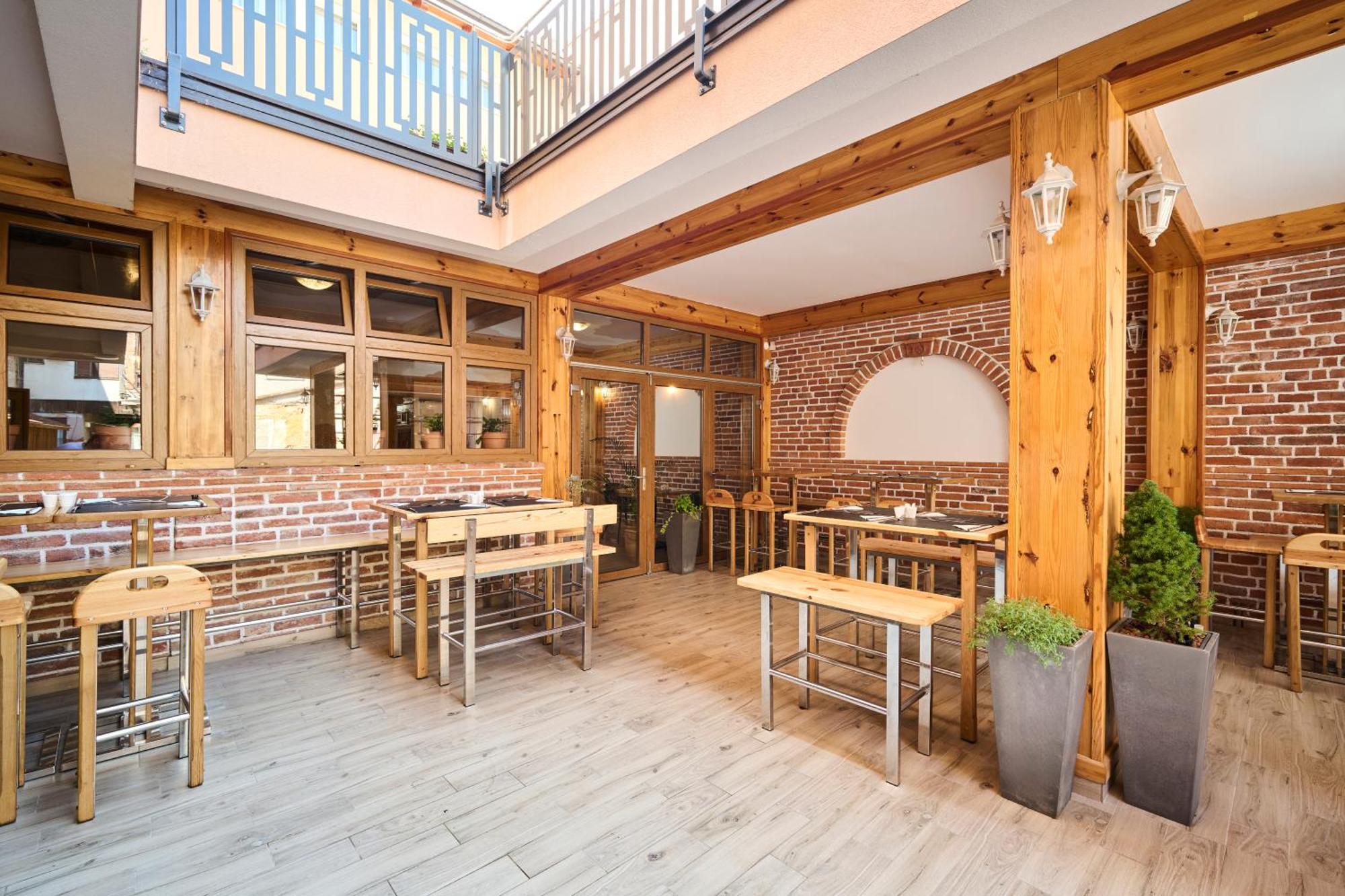 Hotel Kadoor Karlovac Εξωτερικό φωτογραφία