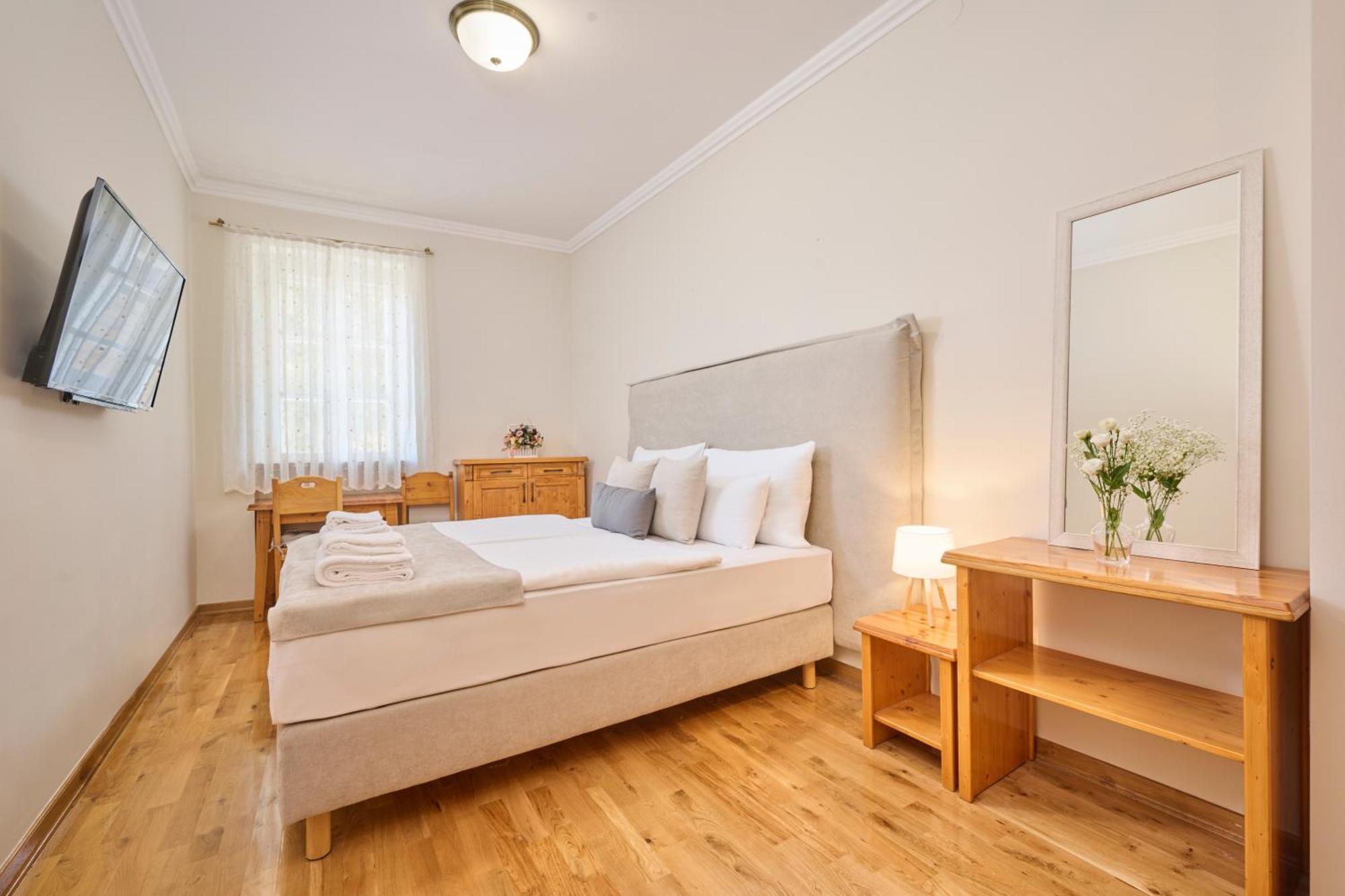 Hotel Kadoor Karlovac Εξωτερικό φωτογραφία
