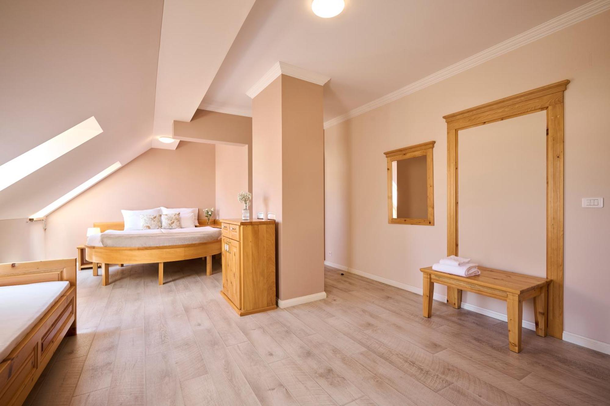 Hotel Kadoor Karlovac Εξωτερικό φωτογραφία