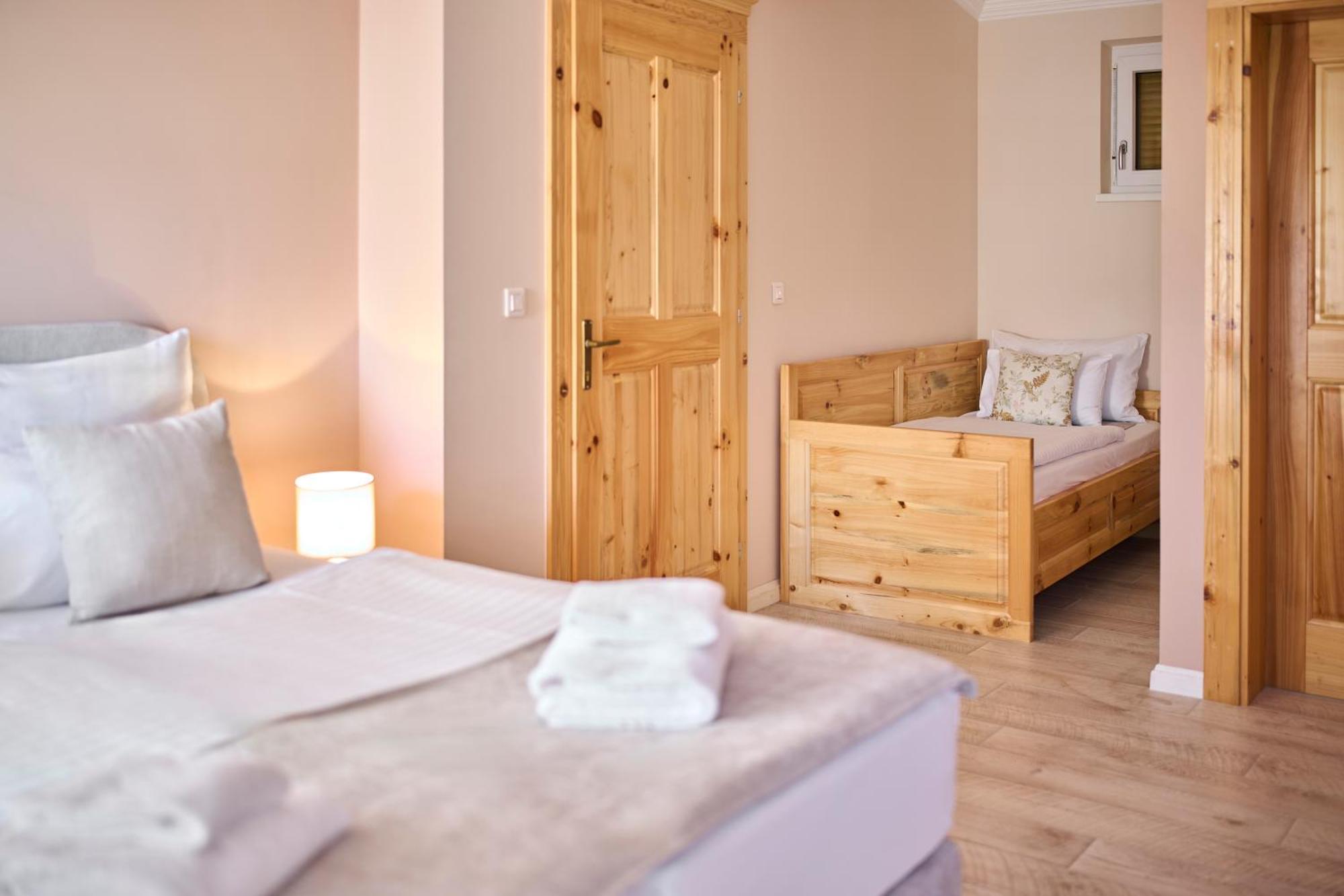 Hotel Kadoor Karlovac Εξωτερικό φωτογραφία