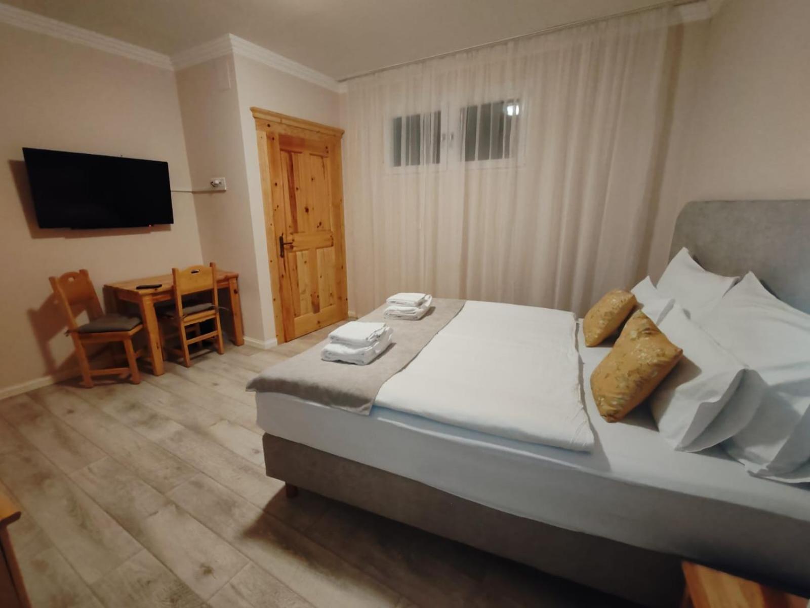 Hotel Kadoor Karlovac Εξωτερικό φωτογραφία